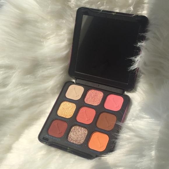 Discontinued CORPSE BRIDE GRAVE MISUNDERSTANDING eyeshadow palette - Picture 4 of 16